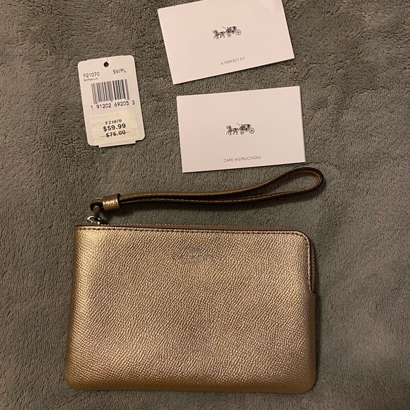 Coach gold wristlet - Picture 4 of 6